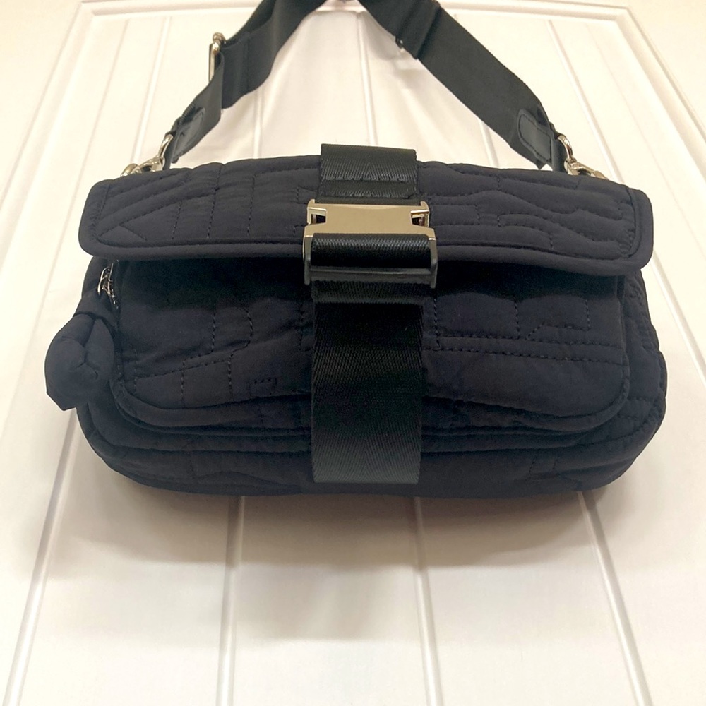 Topshop Nina abstract stich crossbody bag in black - Picture 5 of 10